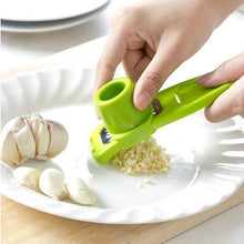 Load image into Gallery viewer, Plastic Garlic Presser Candy Color Kitchen Gadget Multi-functional Creative Garlic Grinder Paste Presser Kitchen TOOL
